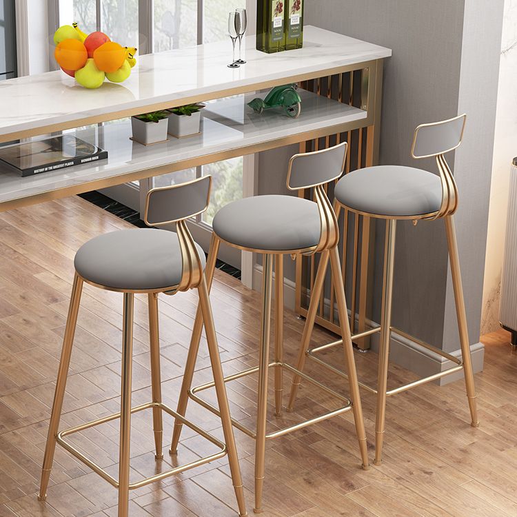 1/3 Glam Metal White and Gold Bar Stool and Table Set for Dining Room Clearhalo 'Bar Furniture' 'furn' 'furn_home_bar_bar_sets' 'Furniture' 'Home Bars & Bar Sets' 'home_bar_bar_sets' 'Kitchen & Dining Furniture' 1200x1200_62cbf290-1871-4755-a927-aff29b3f21cc