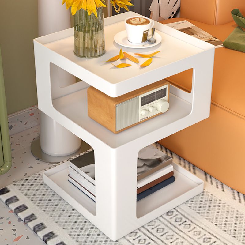 Tavolino laterale di accento modernistico Accento Squadra a doppio livello con deposito