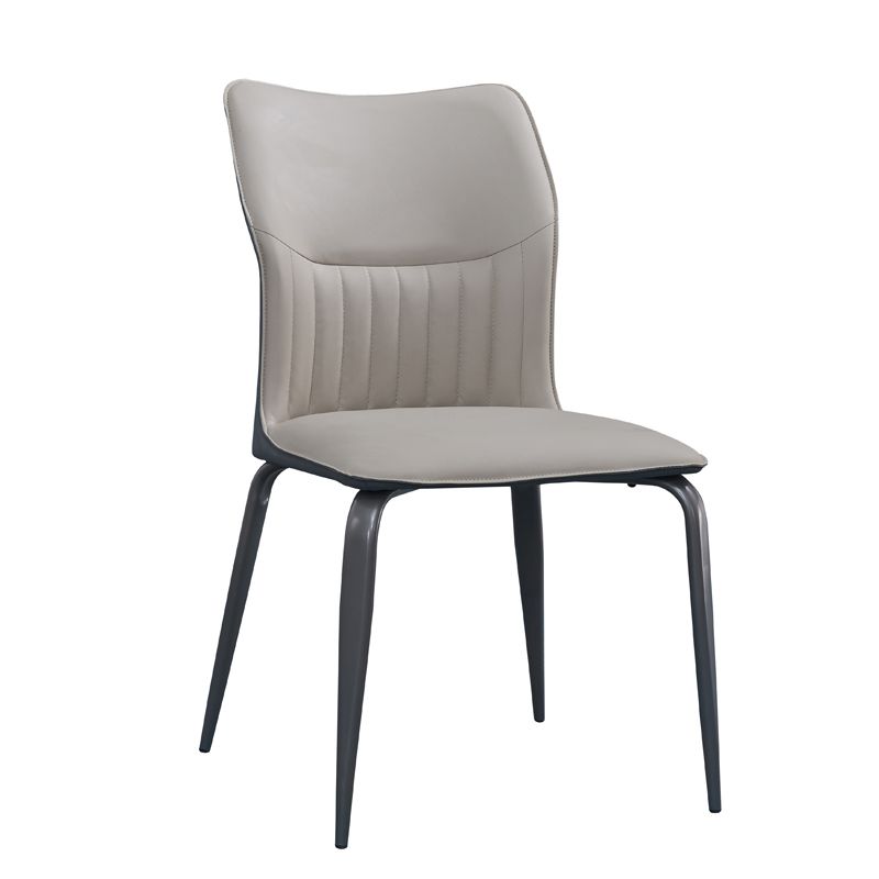 Chaise d'accélération simple moderne chaise à manger en faux cuir avec base en métal pour le salon