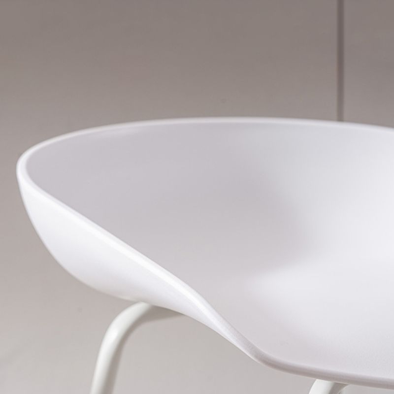 Modern Style Metal Low Back and Strap Pedal Bar Stool 30-inch Coffee Shop Bar Stool Clearhalo 'Bar Furniture' 'Bar Stools' 'bar_stools' 'furn' 'furn_bar_stools' 'furniture_bar_stools' 'Kitchen & Dining Furniture' 'kitchen&dining_furn' 'kitchen' 'kitchen_furn' Furniture' 1200x1200_63b847a3-65f8-4e28-9d44-7de5b094aa4f