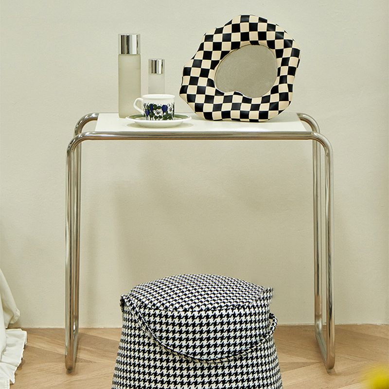 Mesa minimalista rectangular 15.7 "D Tabla final moderna de trineo de trineo de acero