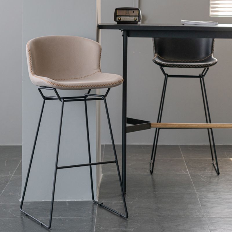 Tabouret de comptoir sans arme de dos moderne tabouret de fer avec base de métal noir