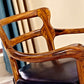 Silla de brazo de comedor de marco de madera sólida para la silla tapizada de cuero