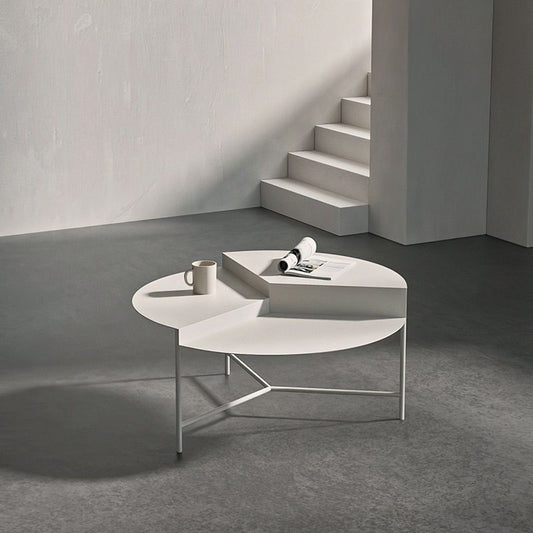 Mesa de café redonda moderna de mediados de siglo con 3 patas en la mesa de cócteles de hierro