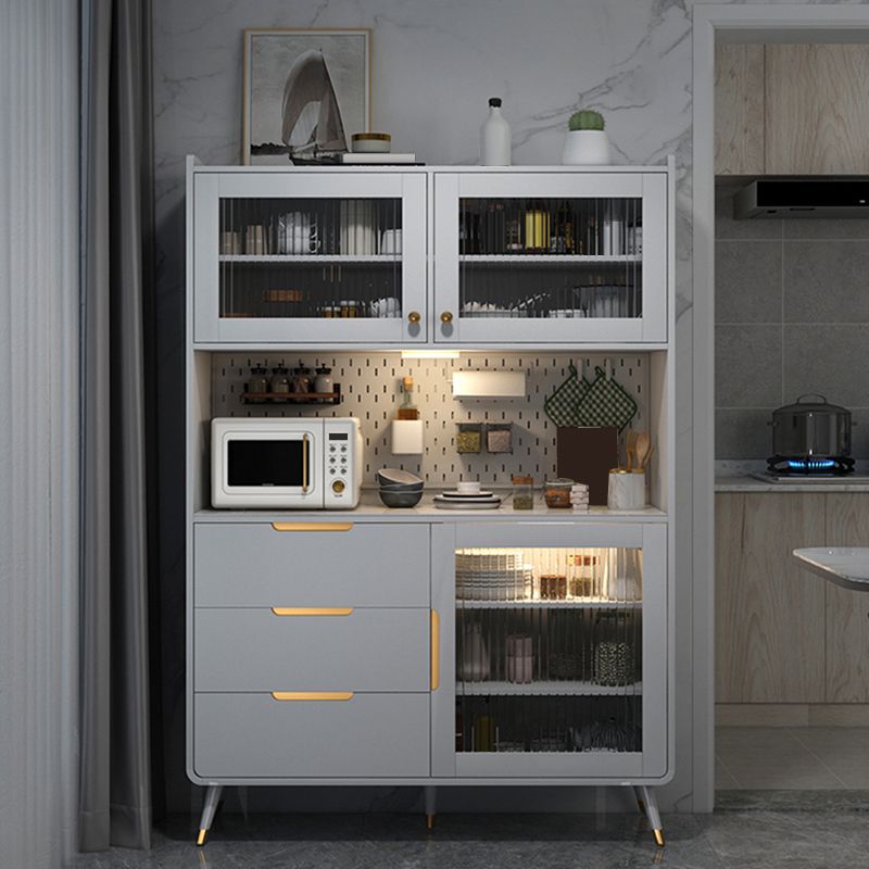 Buffet de comedor de piedra lateral de estilo glamorial con gabinetes y cajones