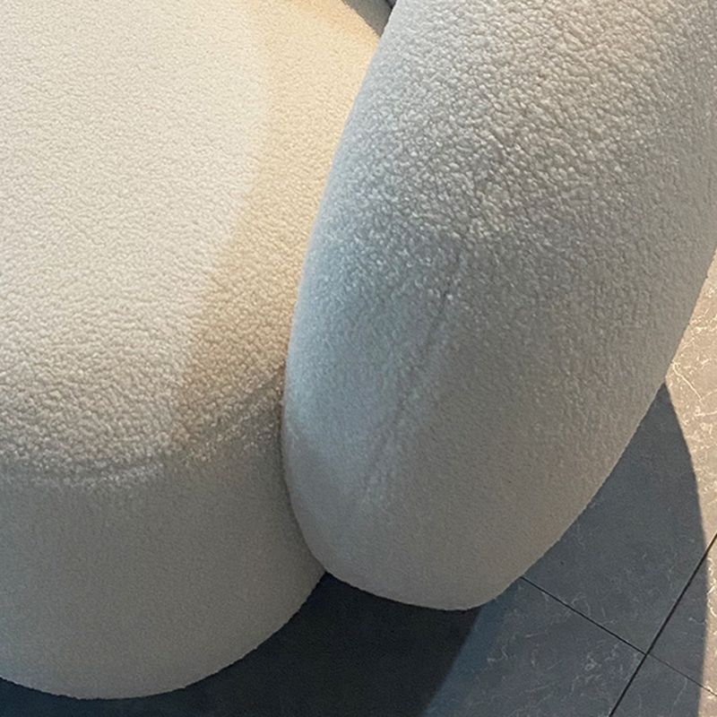 Sofá sofá sofá de lana curva en blanco para sala de estar, apartamento