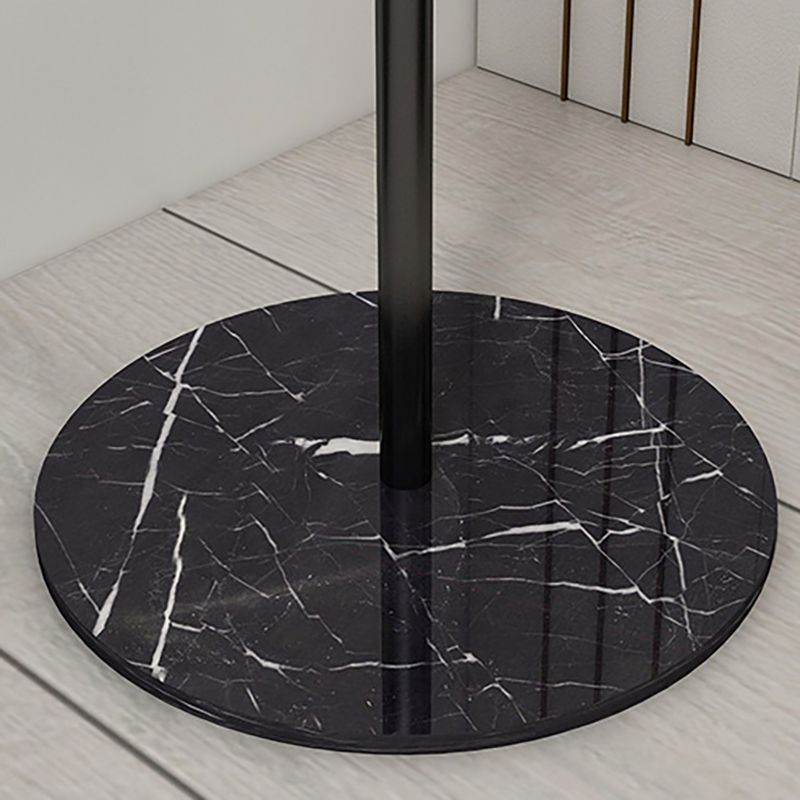 Wunderschöne Kleiderregal Festkörper -Metall -Eingangshalle mit Kleiderhaken