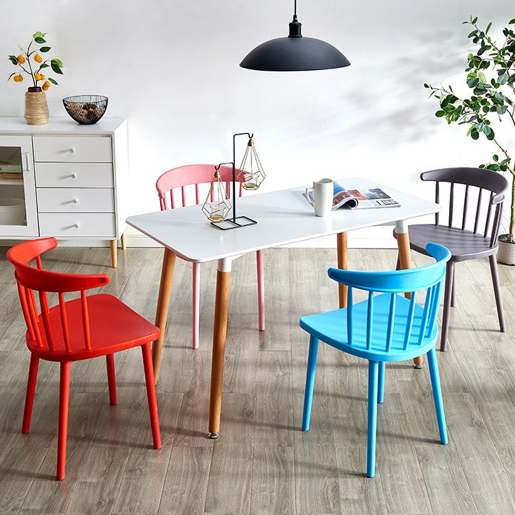 Modern Plastic Indoor-Outdoor Dining Chair Windsor Back Side Chair Clearhalo 'Dining Chairs' 'Dining Tables & Seating' 'dining_chair' 'Furniture' 'furniture_dining_chair' 'Kitchen & Dining Furniture' 1200x1200_648c61de-0592-4839-b91a-184a0ba4e13a