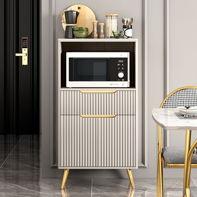 Sideboard a buffet in stile moderno Sideboard in pietra con cassetto e armadi