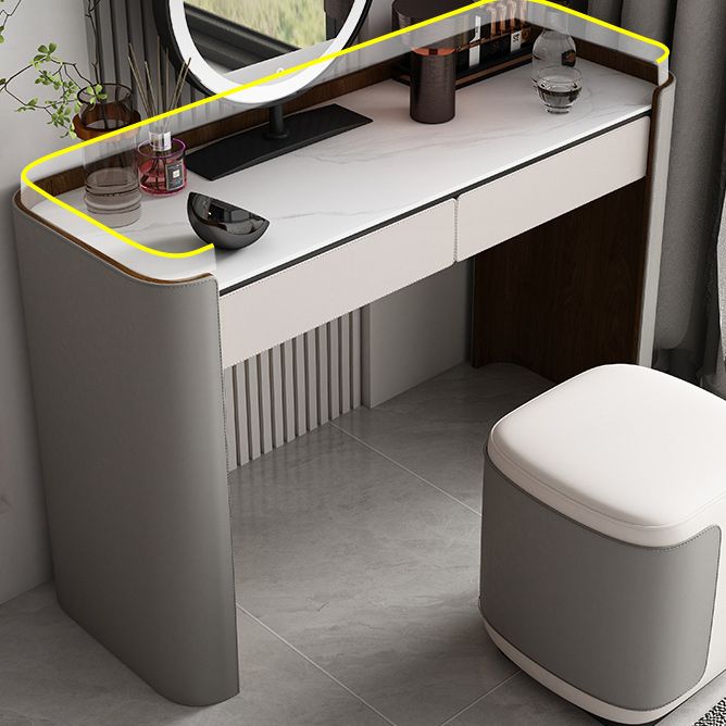 Contemporáneo con cajón de cuero de cuero gris iluminado espejo de cajón tocador