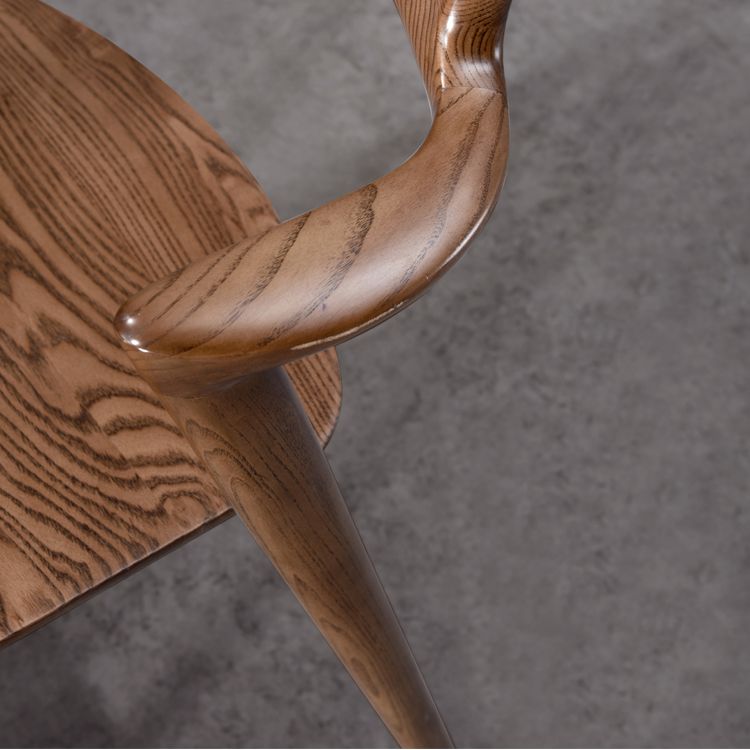 Vaste houten eetstoel Traditionele eetkamerstoel voor thuis