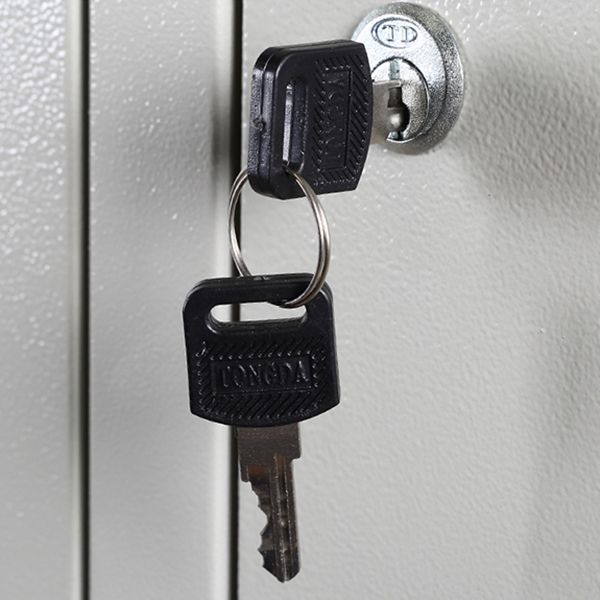 Eigentijdse stalen opbergkast wit metaal scharnierende deurkast