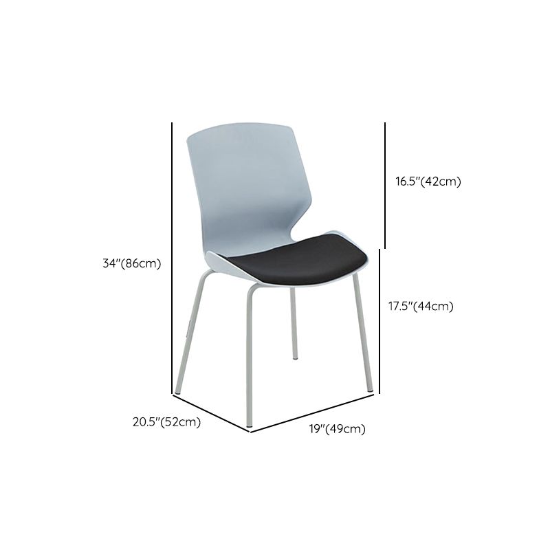 Moderne gaststoel met wit frame, kunststof conferentiestoel met middenrug