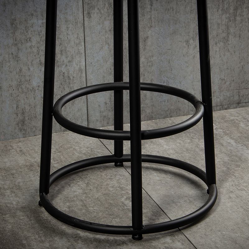 Industrial Armless Barstools Wooden Round Seat Counter Height Stools in Black Clearhalo 'Bar Furniture' 'Bar Stools' 'bar_stools' 'furniture_bar_stools' 'Kitchen & Dining Furniture' 'kitchen&dining_furn' 'kitchen' 'kitchen_furn' Furniture' 1200x1200_64c8cf3f-7b36-4549-ab9d-8e0a94a5a37e
