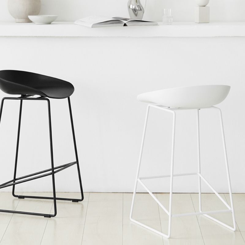 Nordic Indoor Simple Barstool Low Back Steel Tall Stool with Plastic Seat Clearhalo 'Bar Furniture' 'Bar Stools' 'bar_stools' 'furn' 'furn_bar_stools' 'Furniture' 'furniture_bar_stools' 'Kitchen & Dining Furniture' 1200x1200_64df6634-a2c9-4f13-8862-403df26d7242