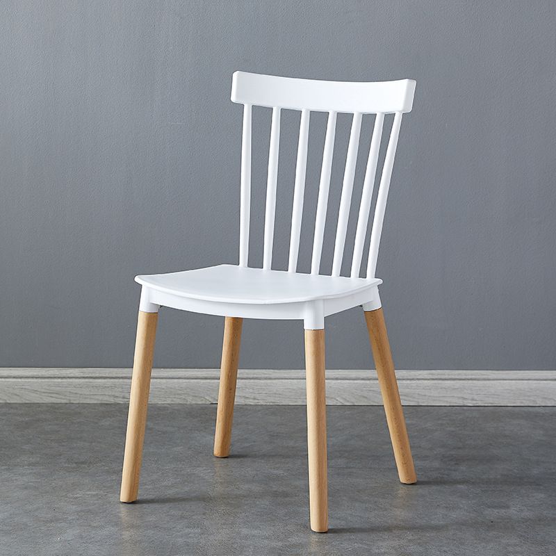 Sedia a bordo posteriore in legno contemporaneo in legno.