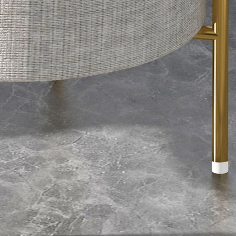 モダンなメタル4脚エンドテーブルストレージ付き丸いトップサイドテーブル