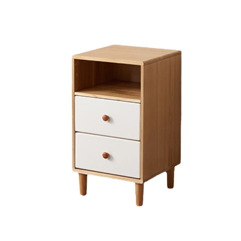 Moderne massieve houten borst met 4 natuurlijke benen en zachte close -laden