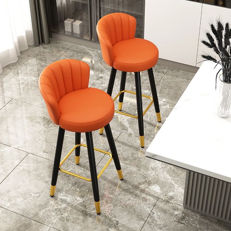 Silla contemporánea del mostrador de la sala de estar de la imitación de cuero de los taburetes de bar de las piernas del metal