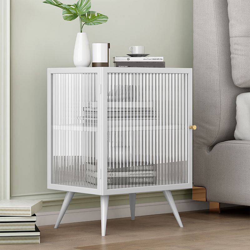 Las puertas modernas incluían la mesita de noche de metal de la cama con las piernas para el dormitorio