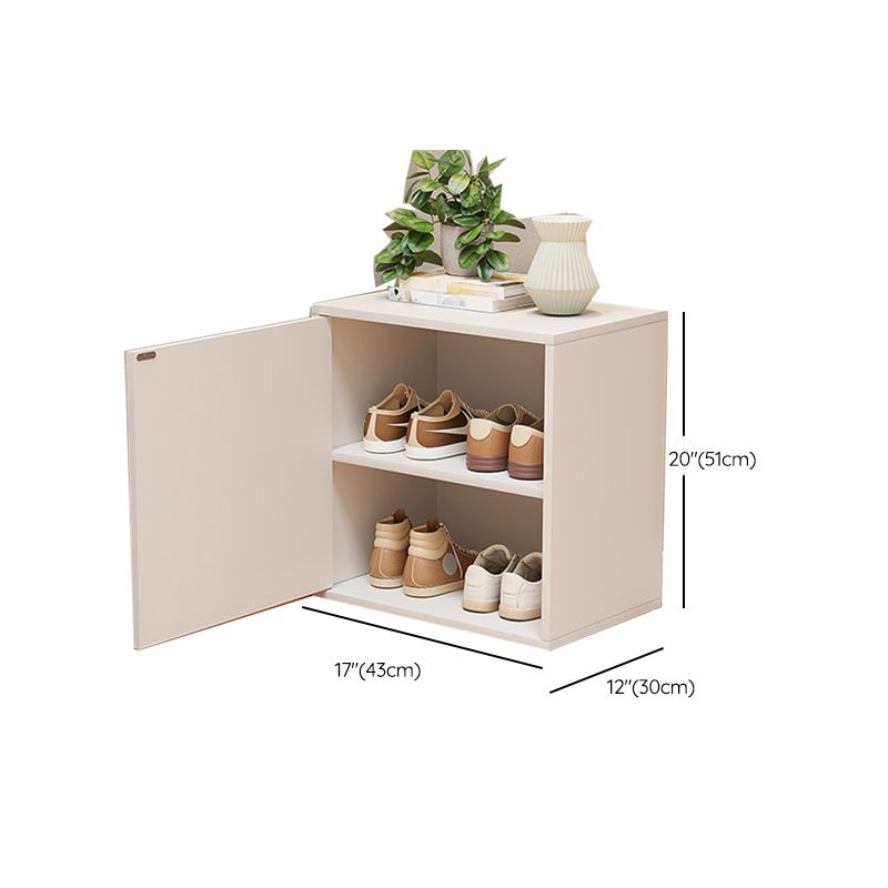 Armoire de rangement rectangulaire minimaliste avec portes en bois