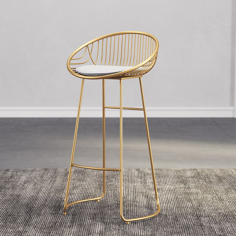 Sgabelli da bar imbottiti scandinavi per sgabelli per secchio con base di metallo