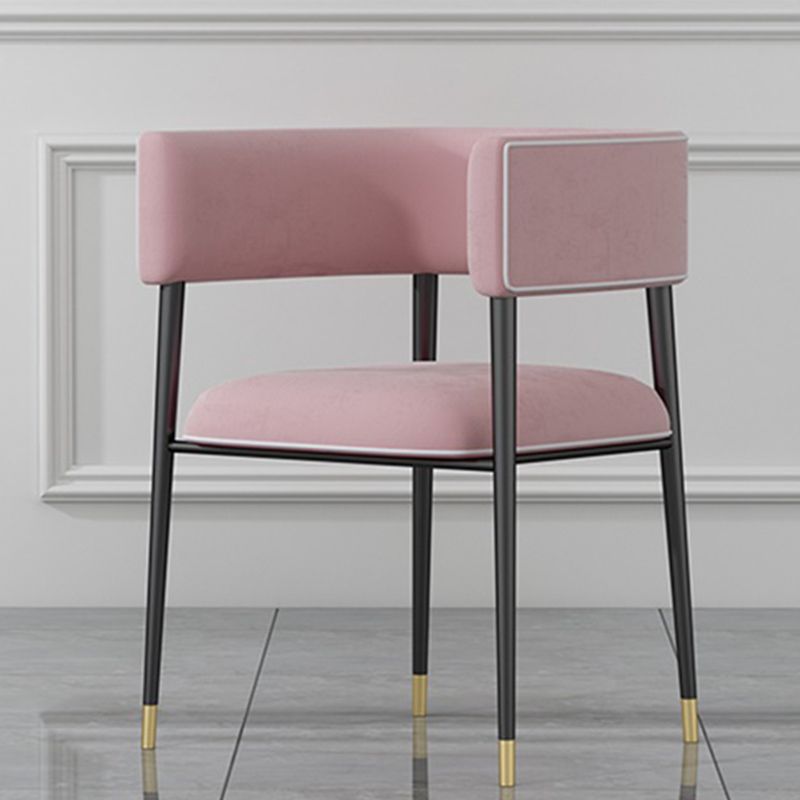 Industrieel gestoffeerde fluwelen armstoel Open achterste eetkamerstoel voor thuis