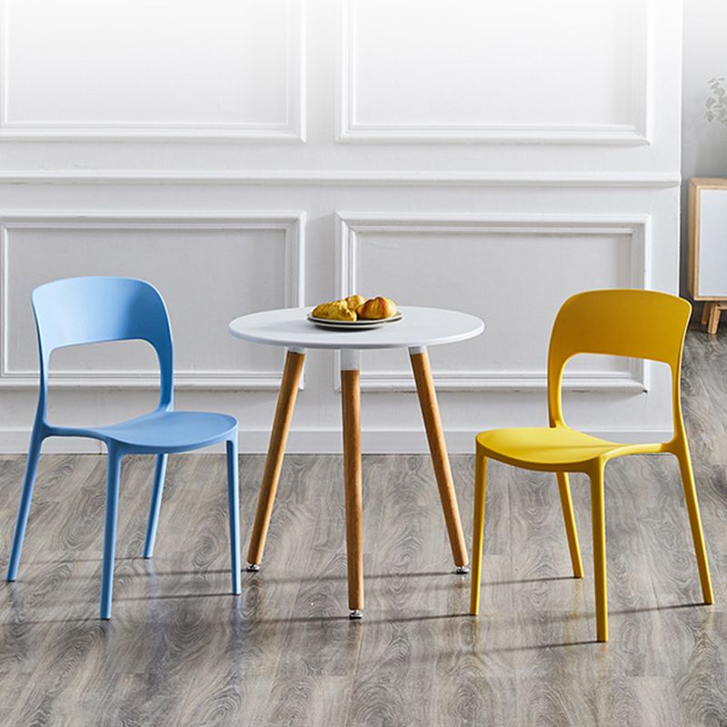 Glam Style Open Back Chair Plastic Stackable Dining Chair for Indoor Clearhalo 'Dining Chairs' 'Dining Tables & Seating' 'dining_chair' 'furn' 'furn_dining_chair' 'Furniture' 'furniture_dining_chair' 'Kitchen & Dining Furniture' 1200x1200_661d8428-d310-4d4a-9bee-b05b3f893b6f