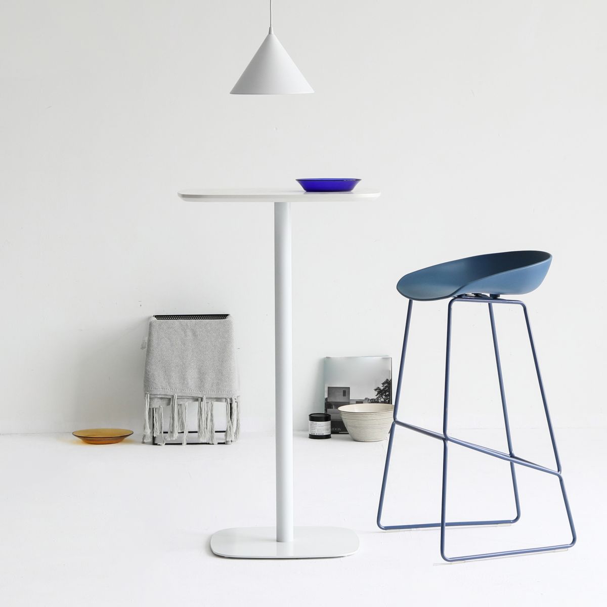 Sgabelli da bar di sedile per sede di plastica scandinavo bristol con base di ferro