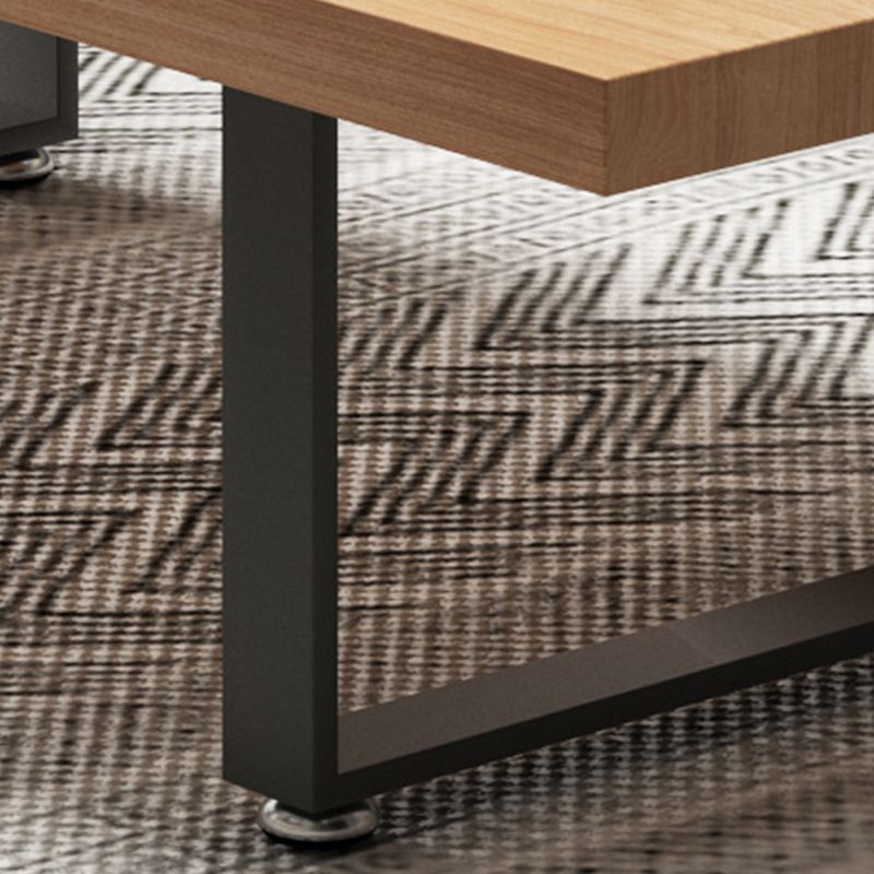 Tavolo da cocktail rettangolo scandinavo con top in legno massiccio e base di slitta di ferro