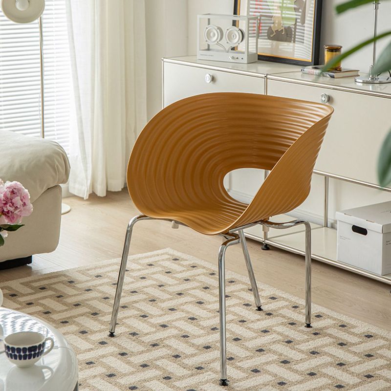 Eigentijdse plastic arm eetstoel in matte afwerking voor thuis