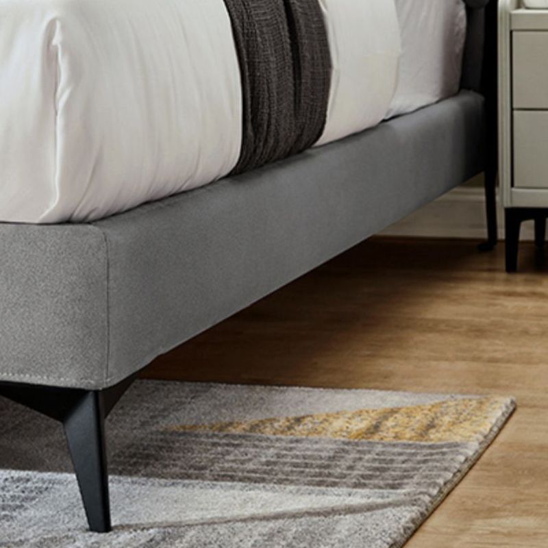 Letto standard grigio da 40,55 "con materasso con headboard rivestito