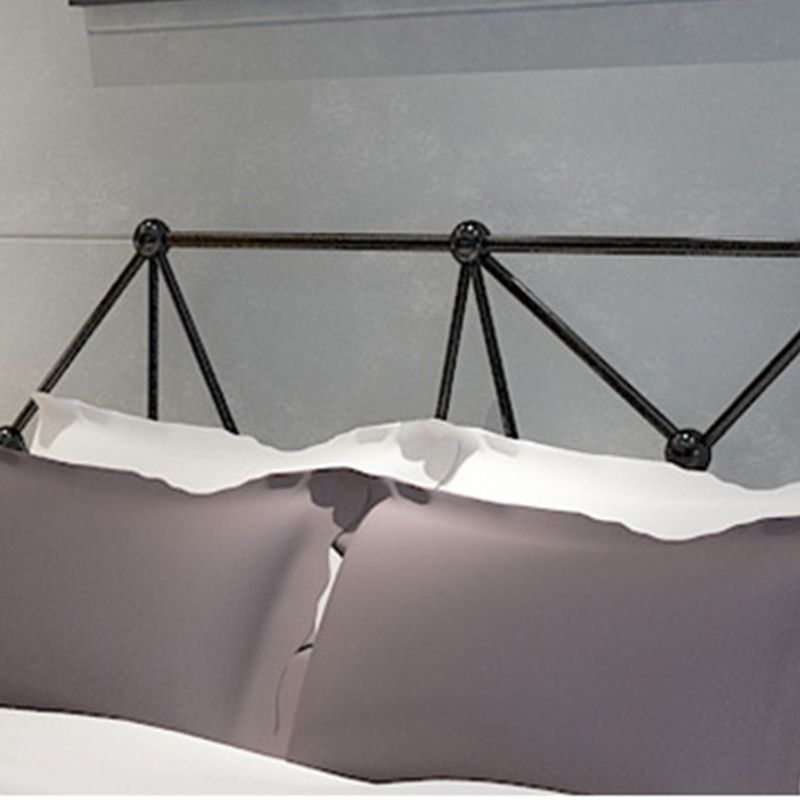 Fiame letto di ferro contemporaneo da 39,76 "H-griglie a grigio a filo aperto