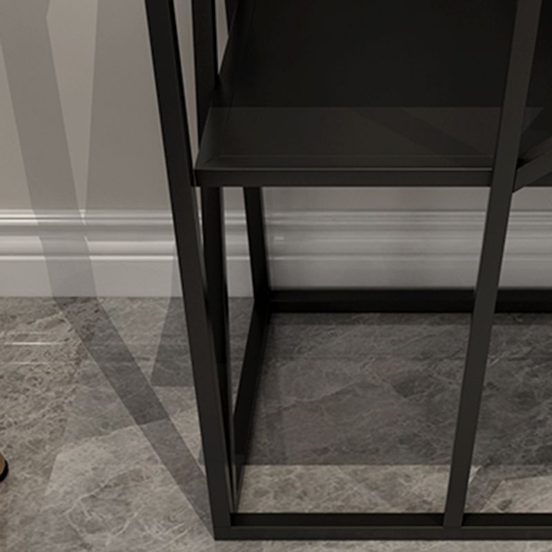 Libreria standard verticale in metallo in stile contemporaneo.