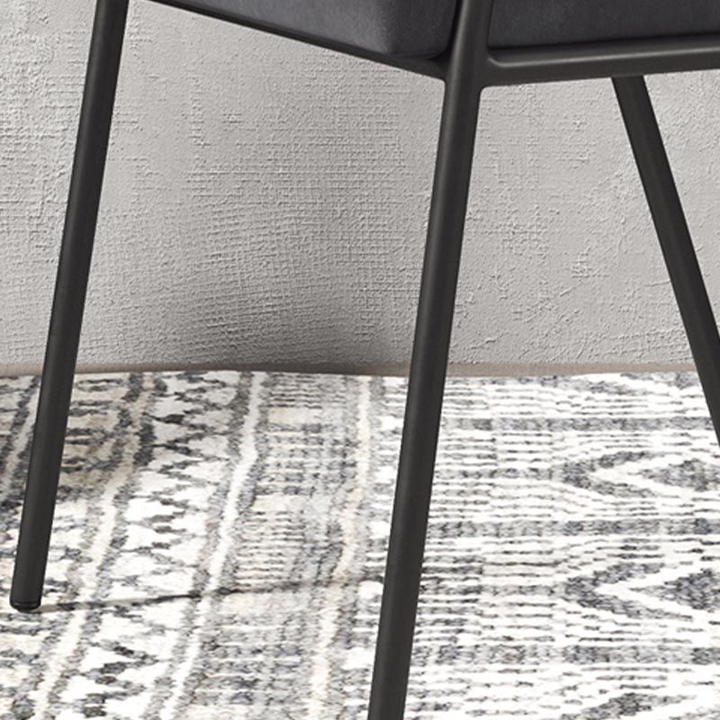 Zeitgenössischer Esstuhl offener gepolsterter Stuhl im matten Finish offen