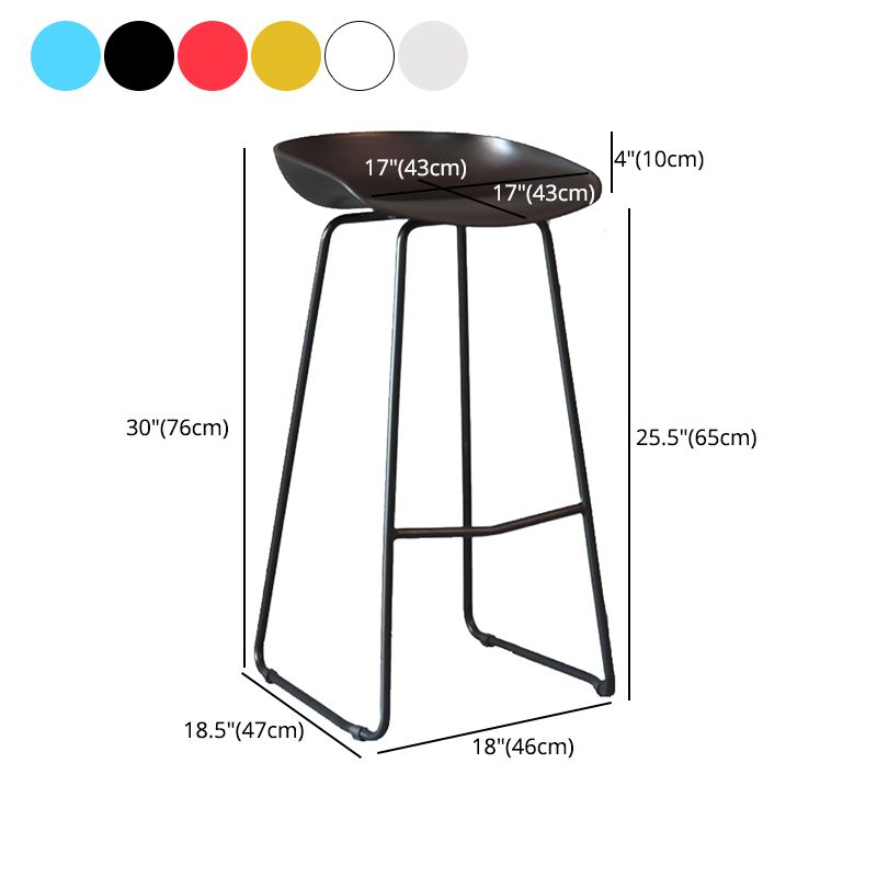 Modern Armless Backrest Counter Stool Iron Bar Stool with Plastic Seat Clearhalo 'Bar Furniture' 'Bar Stools' 'bar_stools' 'furn' 'furn_bar_stools' 'furniture_bar_stools' 'Kitchen & Dining Furniture' 'kitchen&dining_furn' 'kitchen' 'kitchen_furn' Furniture' 1200x1200_672385d5-1b67-4c1c-9cfd-3083075df0dd