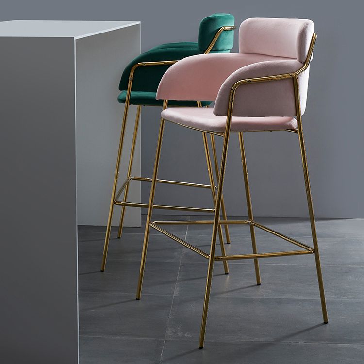 スカンジナビアのバケツシートバースツール生地の武装したバースツール4脚の脚