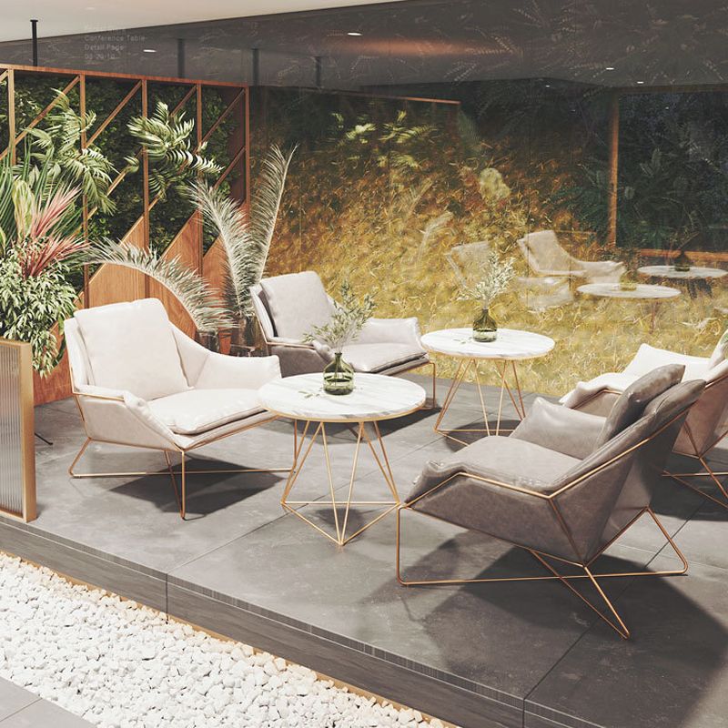 27.56 "de amplio estilo escandinavo acento sillón cruzado silla de brazo de metal cruzado