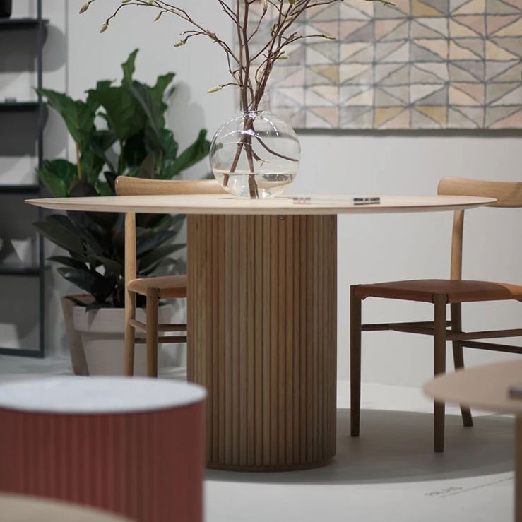 Round Shape Wood Color Dining Table Solid Wood Table Contemporary with Pedestal Clearhalo ' dining_table' 'Dining Tables & Seating' 'Dining Tables' 'furn' 'furn_dining_table' 'Furniture' 'furniture_dining_table' 'Kitchen & Dining Furniture' 'kitchen&dining_furn' 'kitchen' 'kitchen_dining_table' 1200x1200_6782958a-fa23-43a7-9713-026221a72940