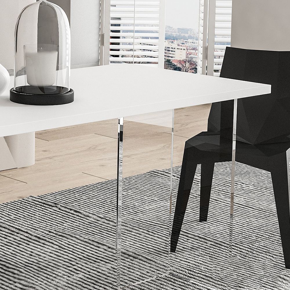 Esstisch im modernen Stil mit Holzplatte für das Esszimmer