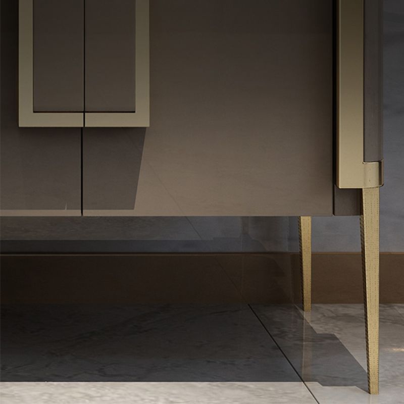 Scheda laterale di pietra a buffet contemporanea con mobili