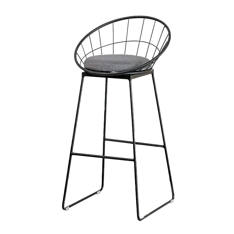 Black Metal Base Dining Stools Contemporary Round Bar Stools with Footrest Clearhalo 'Bar Furniture' 'Bar Stools' 'bar_stools' 'furn' 'furn_bar_stools' 'Furniture' 'Kitchen & Dining Furniture' 1200x1200_6831f182-7e8f-411b-94ae-32255d60a400
