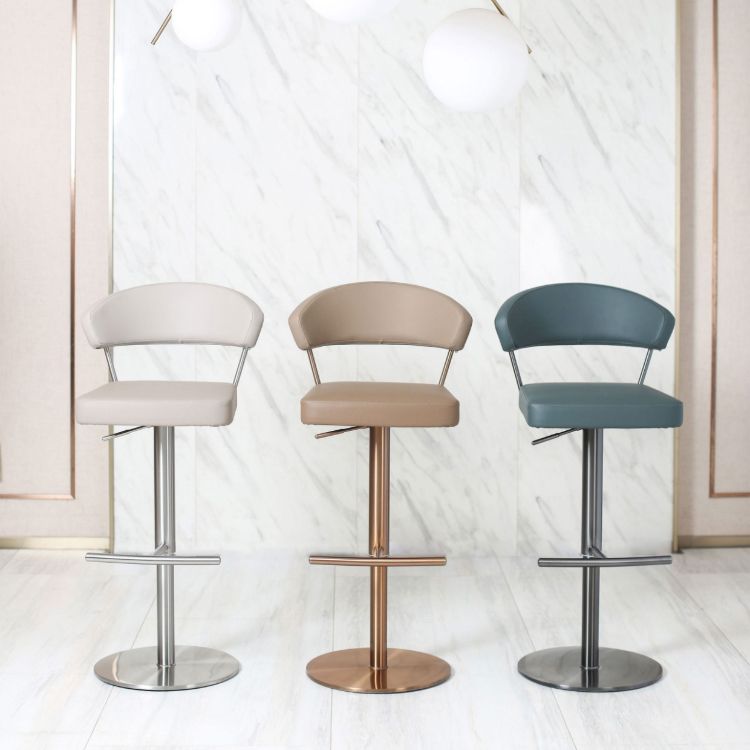 Gestoffeerde verstelbare hoogte draaikrikloze barkruk met voetstoel