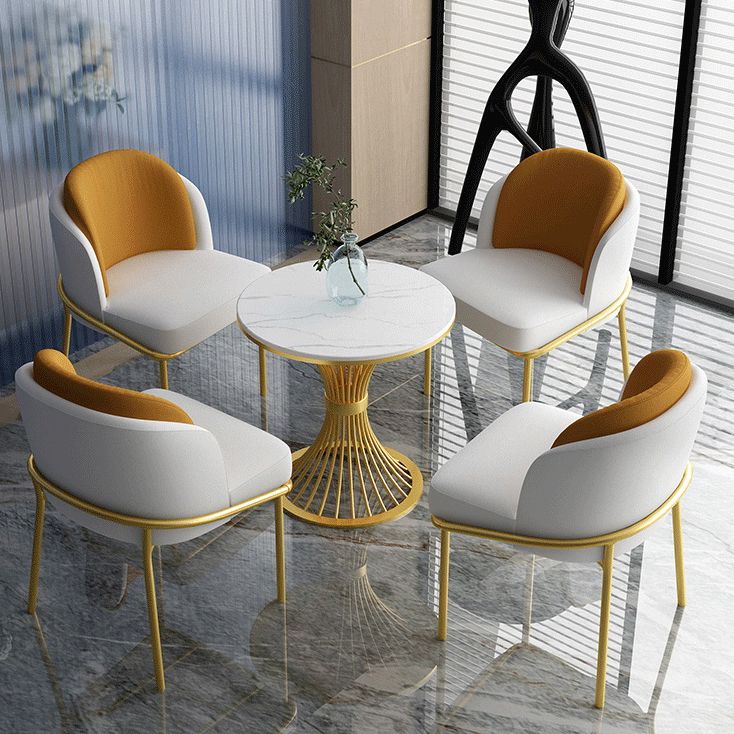 Traditioneller luxuriöser runder Esstisch Sintered Stone Tisch mit Metallpodest