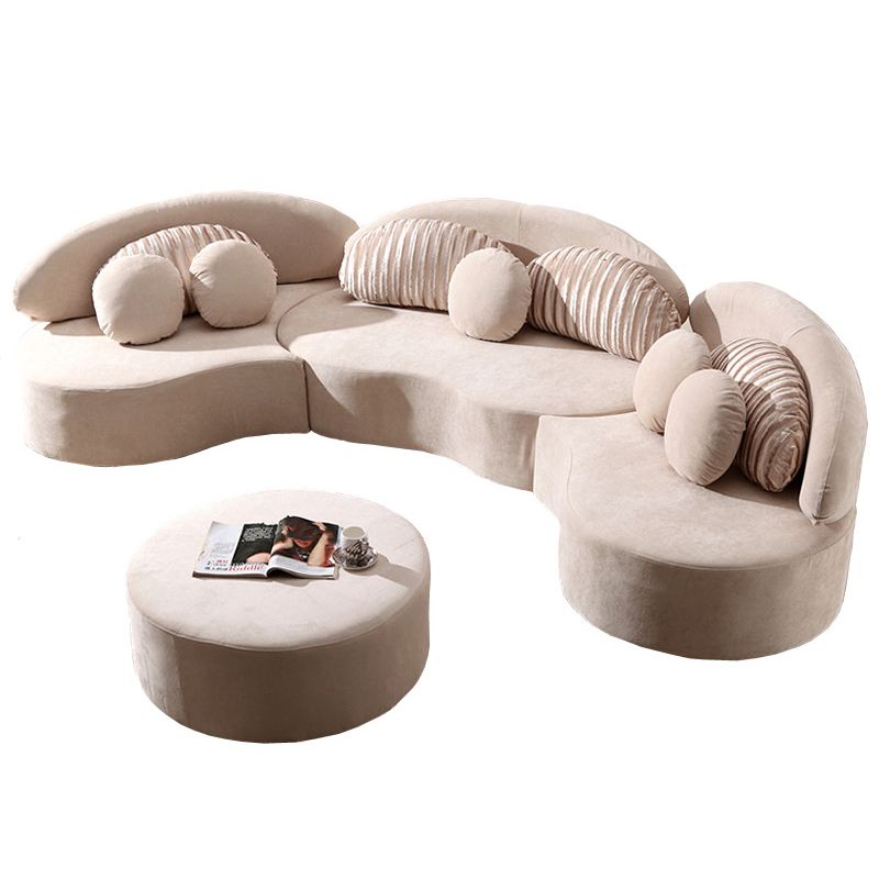 Soggiorno divano cuscini stazionari senza braccio curvo.