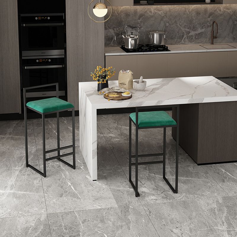 Negozio di gioielli contemporanei con bancono