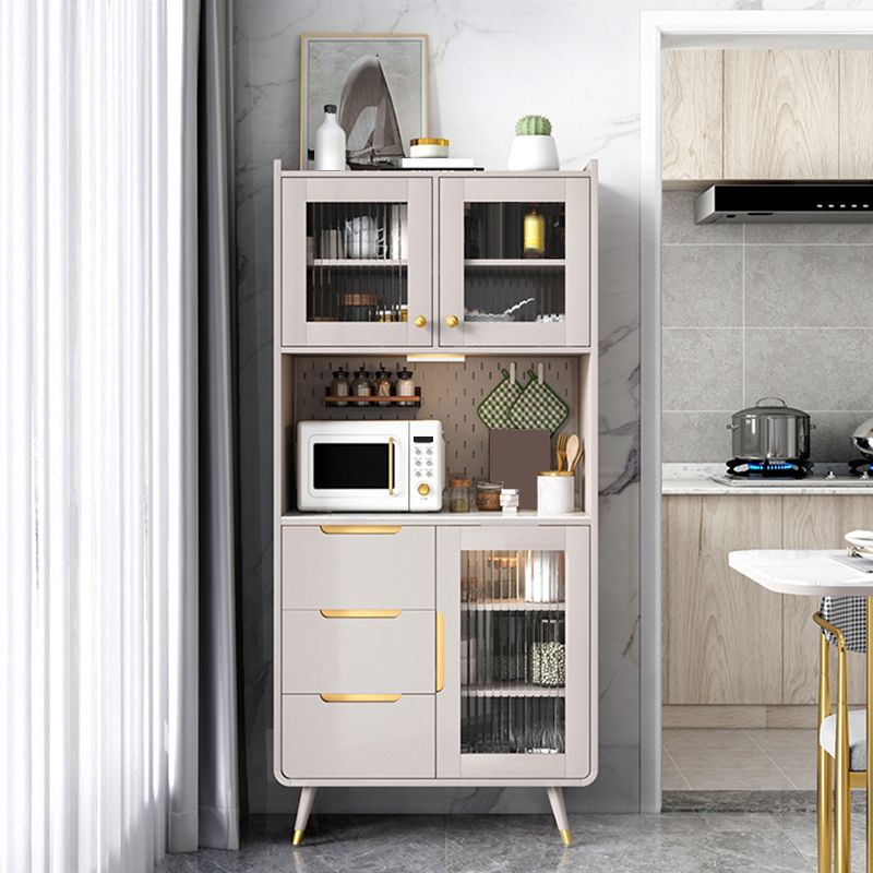 Buffet de comedor de piedra de estilo glam para gabinetes y cajones