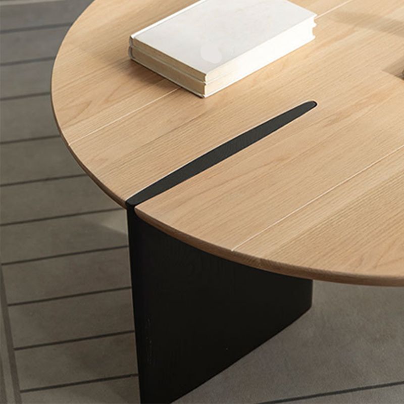 Skandinavische runde Massivholz -Couchtisch mit 2 Beinkaffee in der Brone