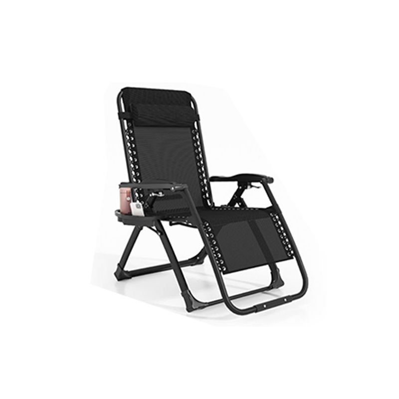 Silla reclinable contemporánea negra con base de metal con brazos y portavasos