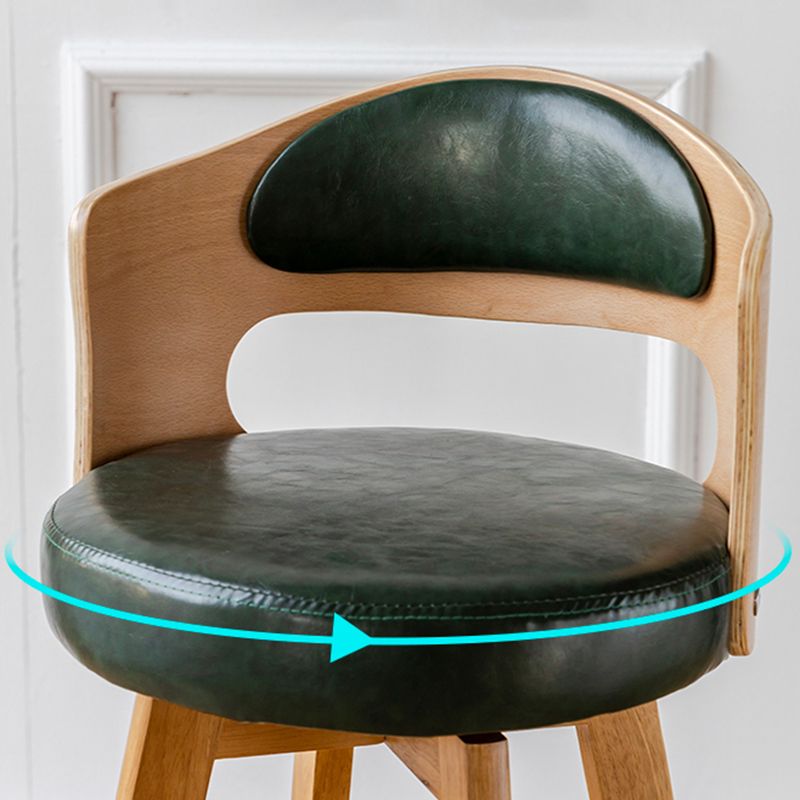 Sgabelli da bar rotondi a braccia rotondi con base in legno